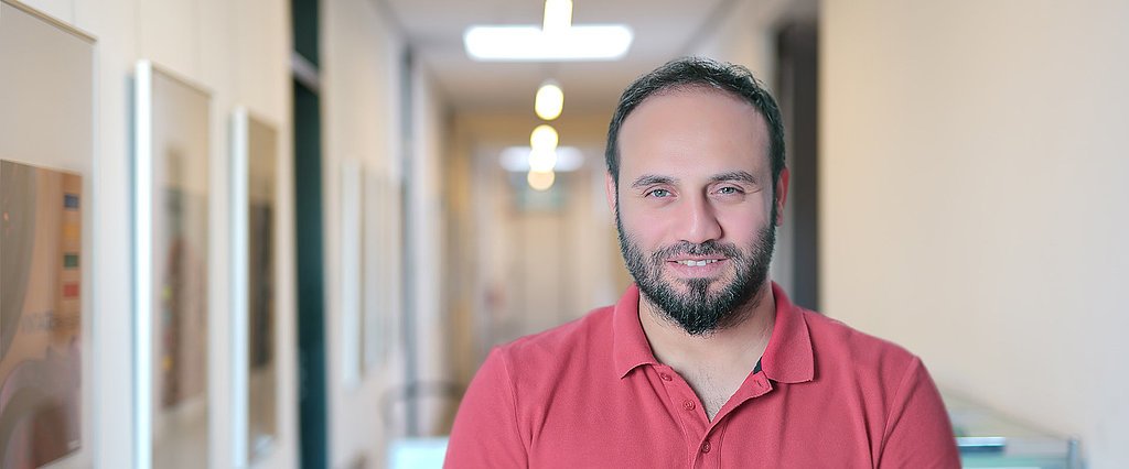 Mitarbeiter GOEKHAN YUECE bei Schattdecor in Gebze