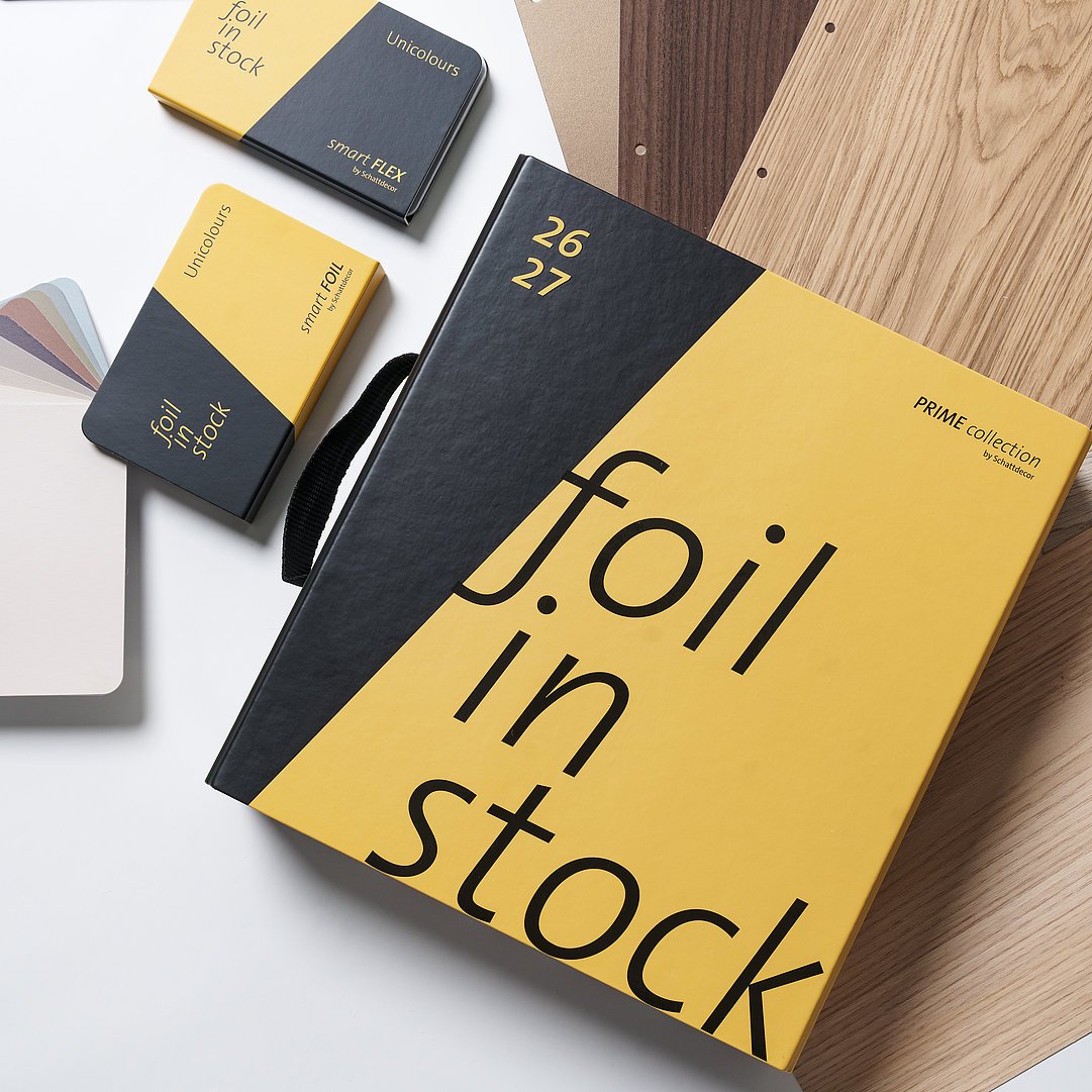 Cartella gialla con campioni