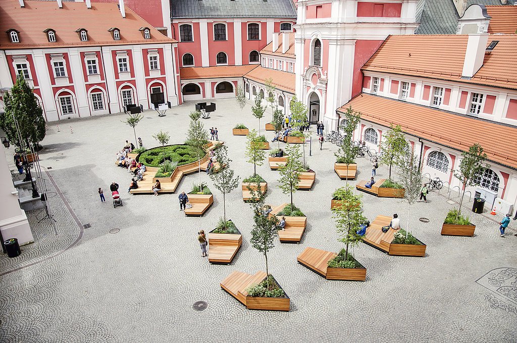 Platz vor dem Posener Rathaus Platz vor dem Posener Rathaus