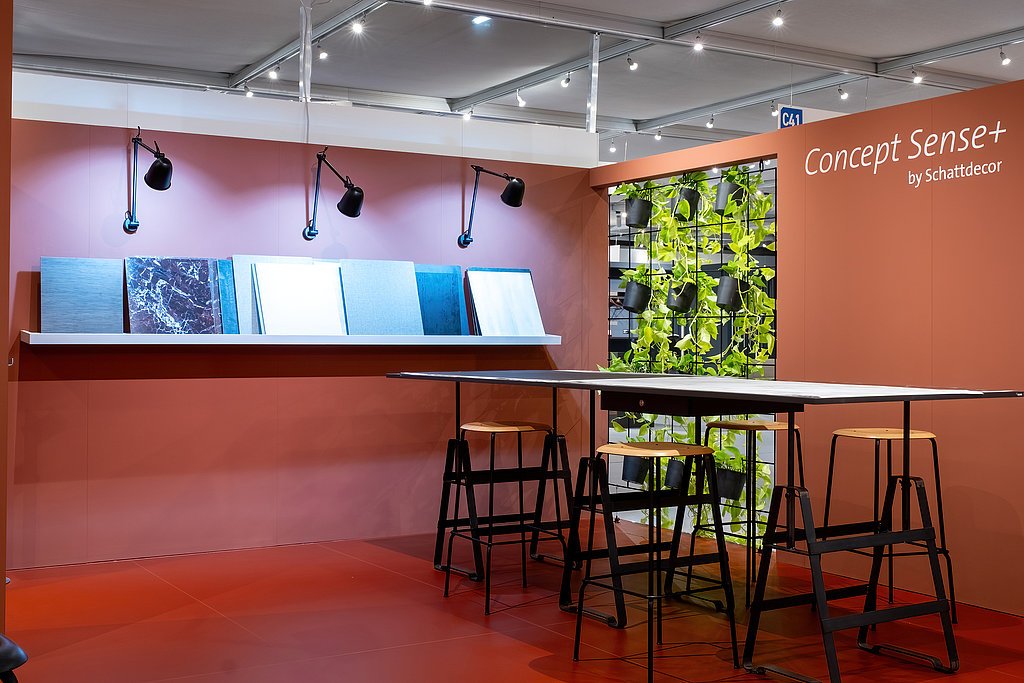 schattdecor_sicam_2024_Concept_Sense__working_table.jpg